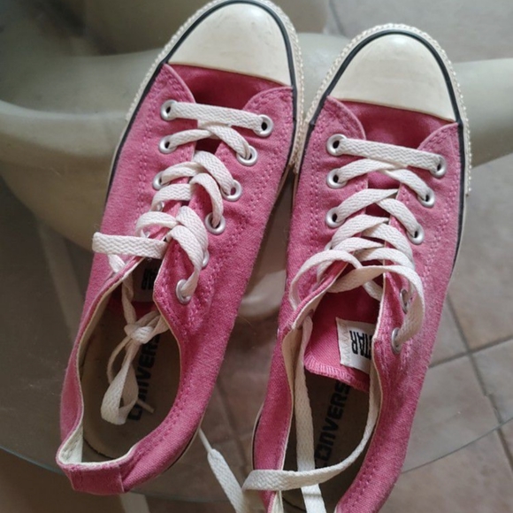 Converse - Picture 2 of 3